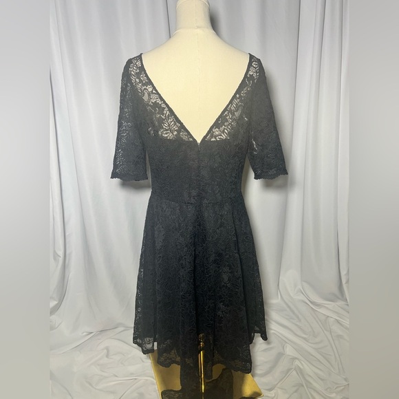 David’s Bridal Knee Length Lace 3/4 Sleeve Dress | 10 - Picture 6 of 9